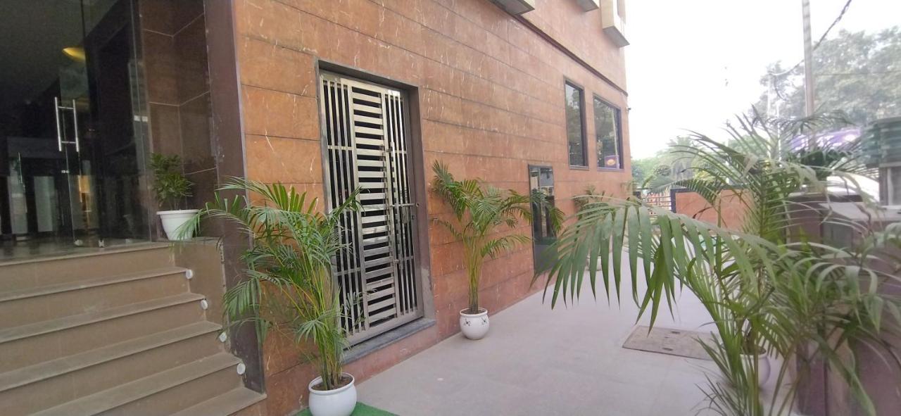 The Dwelling Inn Greater Noida Exterior foto