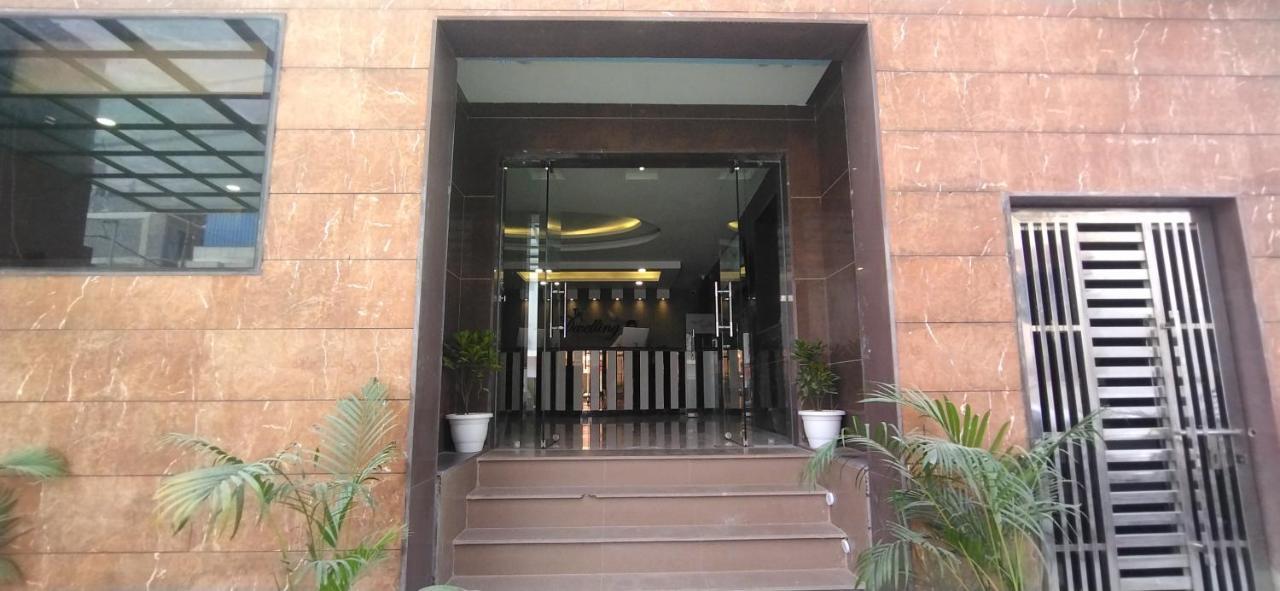 The Dwelling Inn Greater Noida Exterior foto